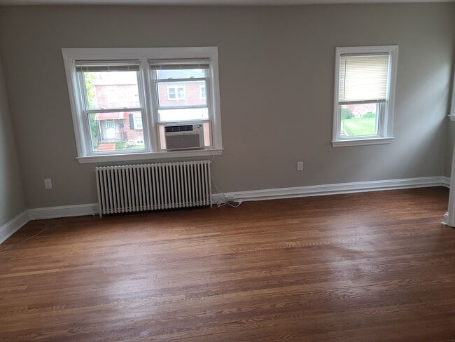 Building Photo - 2916 Clearview Ave