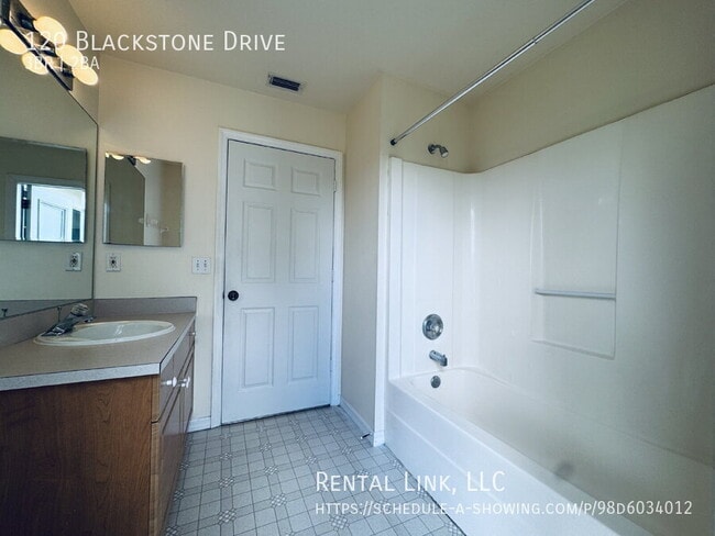 Building Photo - 120 Blackstone Dr