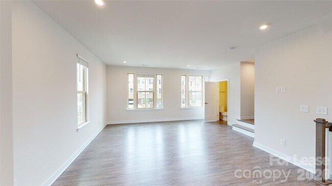 Building Photo - 104 Helm Ln