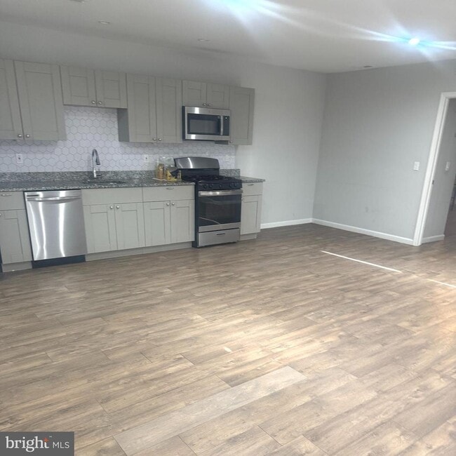 Building Photo - 609 Brunswick Ave