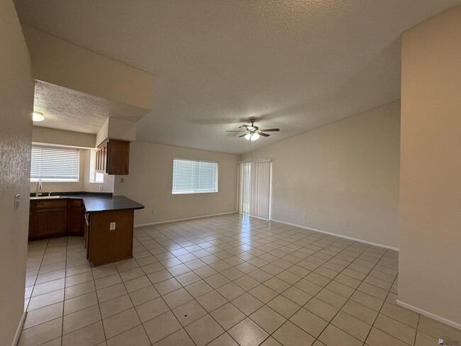 Building Photo - 6141 E 40th Pl