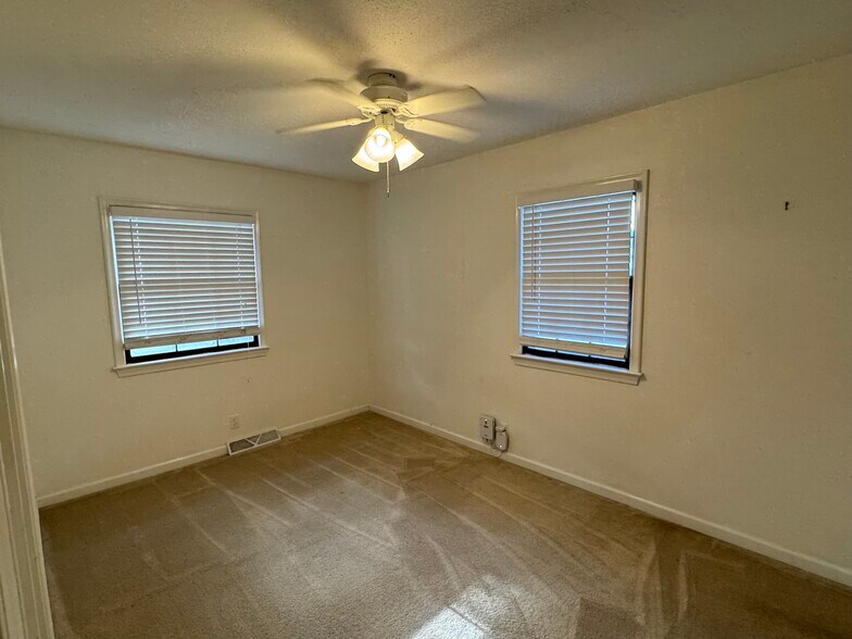 Building Photo - 4805 N 96th St