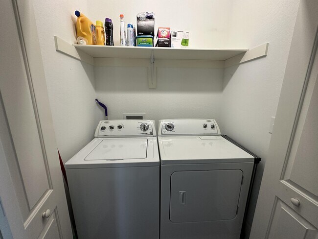 Building Photo - 1929 Leighton Dr