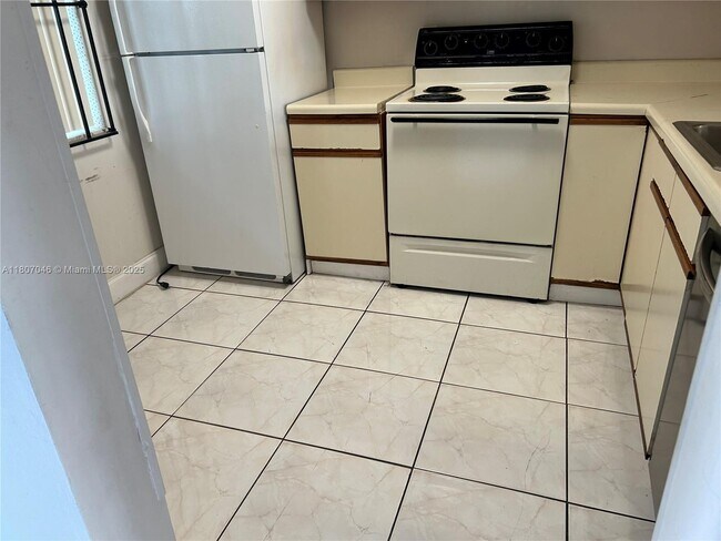 Building Photo - 8720 N Sherman Cir