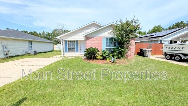 Primary Photo - 424 Pine Crescent Way