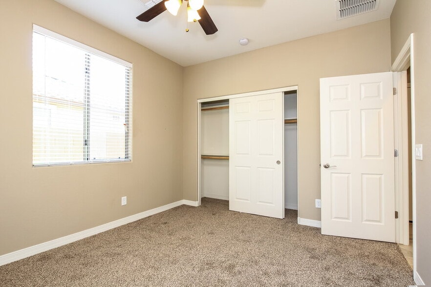 Building Photo - 2534 W Beverly Rd.