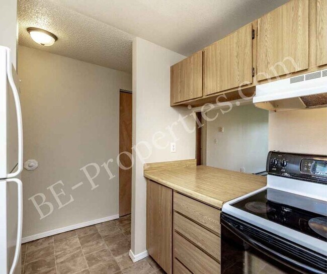 Building Photo - 3428 I St NE