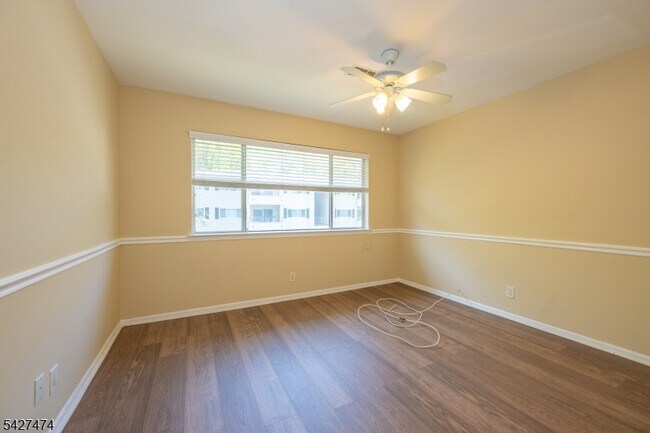 Building Photo - 50 W Lindsley Rd