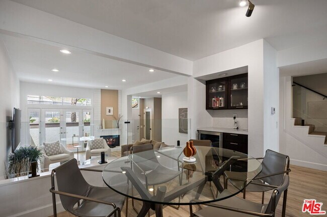 Building Photo - 17165 Palisades Cir