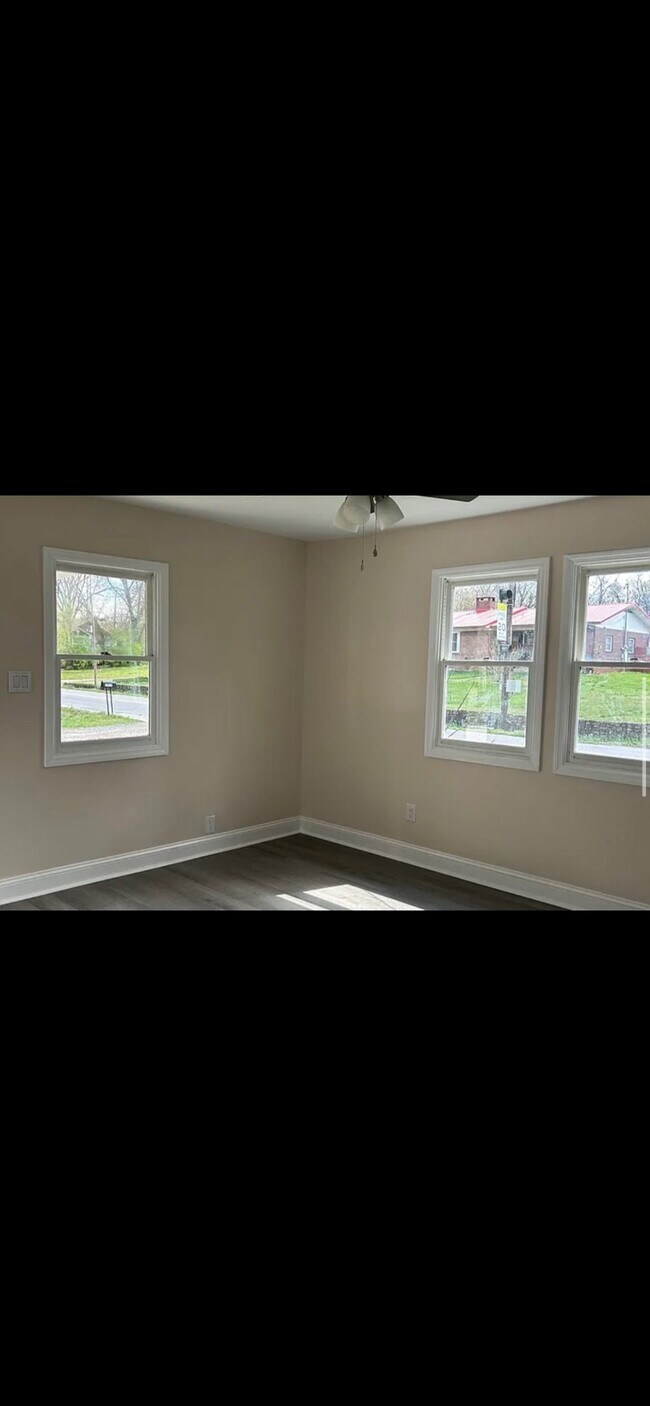 Building Photo - 2916 Brooks Ave