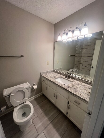 Building Photo - 7358 Country Side Rd