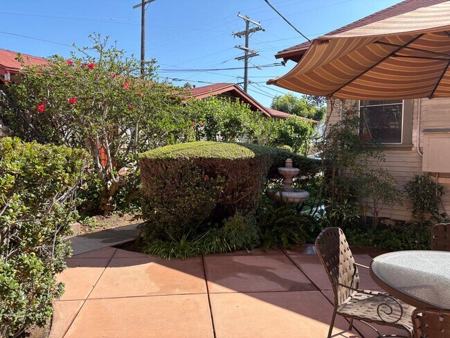 Building Photo - Rare 1BR in Wonderful Area with Unique, Vi...