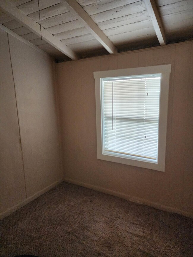 Building Photo - 346 Forrest Ave