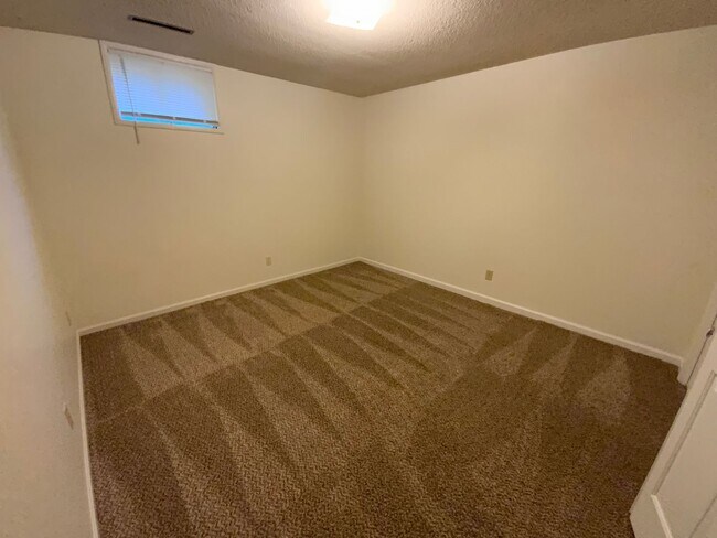 Building Photo - 207-207 Briarcrest Ct