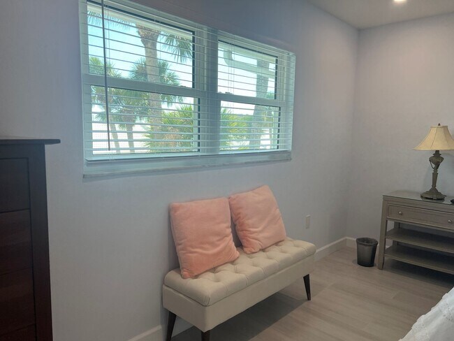 Building Photo - VENICE ISLAND - Condo with Canal View and Beach Access!