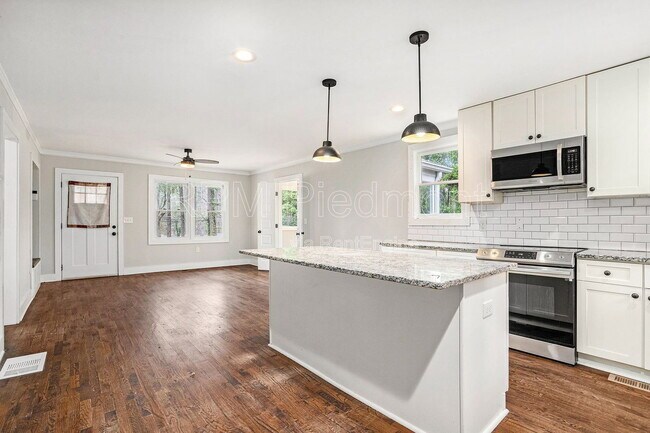 Building Photo - 1788 Dodson Dr SW