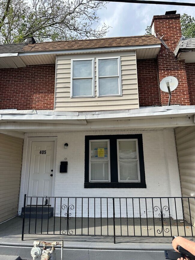 Primary Photo - Fully renovated 3 Bed townhome