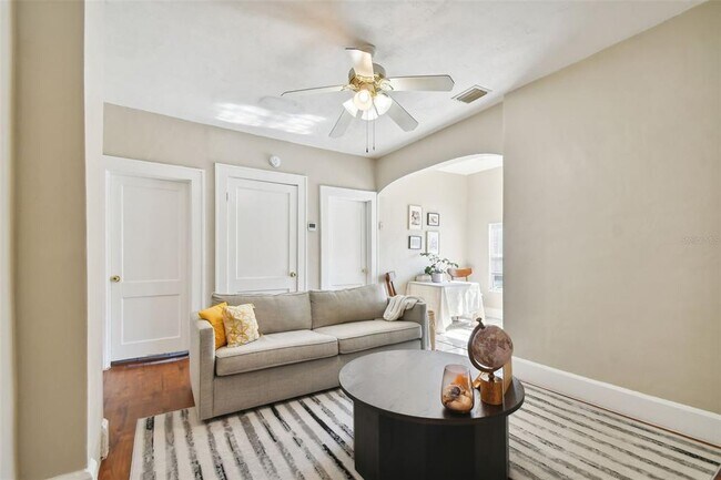 Building Photo - 2445 2nd Ave N