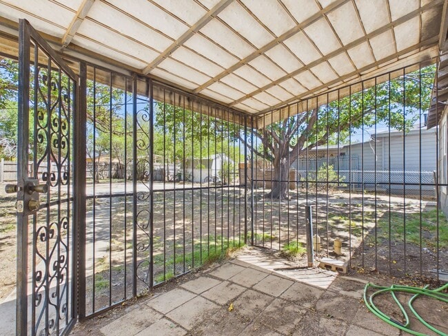 Building Photo - 106 N Virginia St