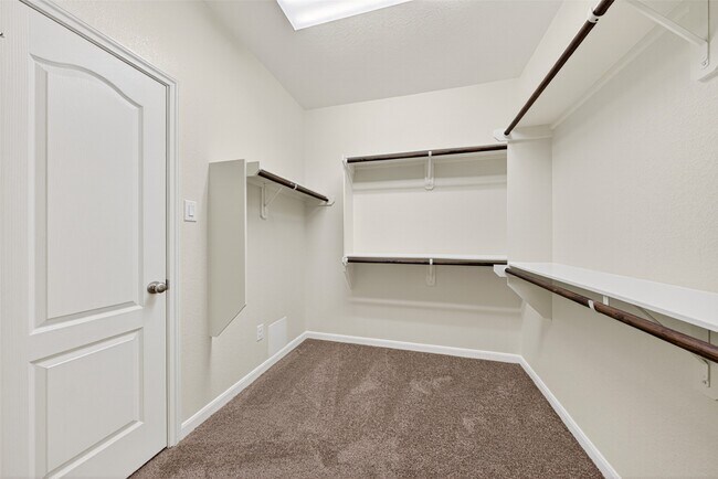 Building Photo - 29122 Parker Trace Dr
