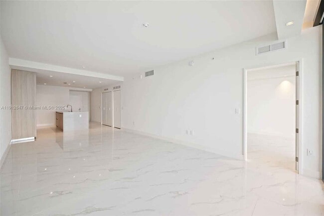 Building Photo - Northeast 24th Street, Miami, FL 33137 - 2 BR 2 BA condo