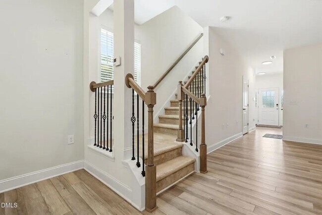 Building Photo - Lease OR Lease to Own