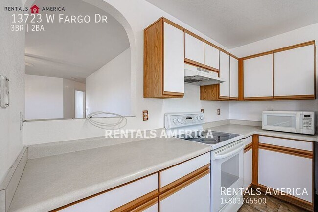 Building Photo - Charming 3BR/2BA Home in Surprise