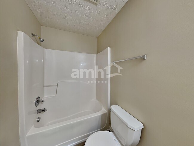 Building Photo - 409 Kirkland Dr