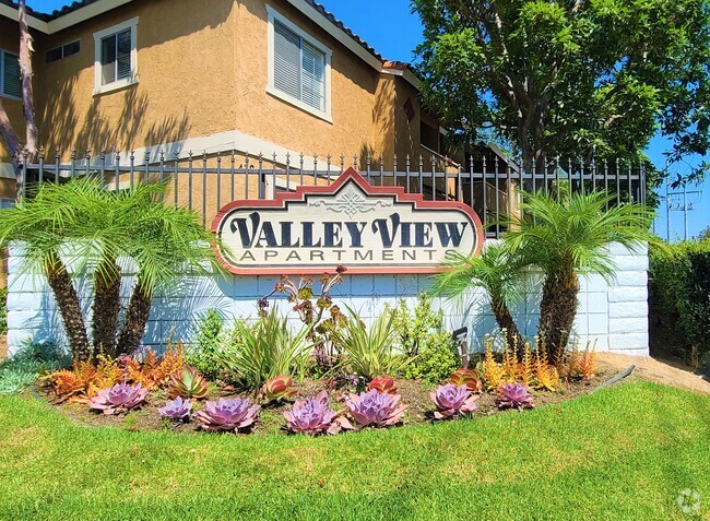 Valley View Apartments - Valley View