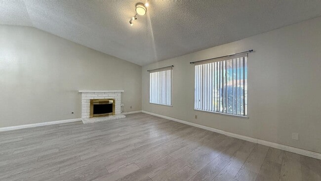 Building Photo - 148 Carmody St