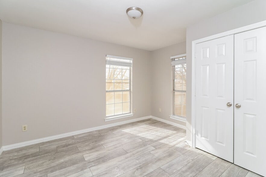 Building Photo - 10328 Gray Oak Ln