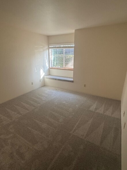 Window seats in two bedroom - Forest Green Apartments
