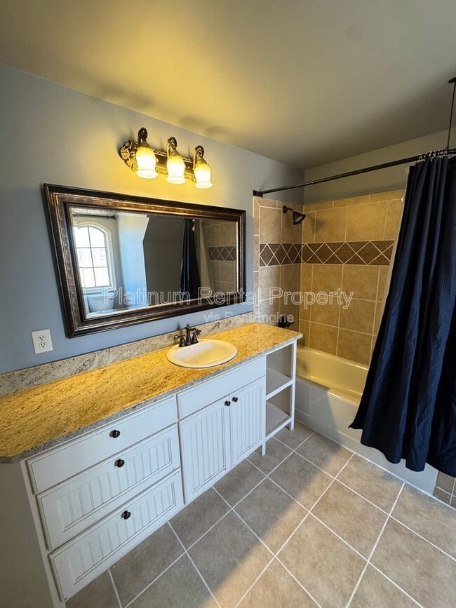 Building Photo - 1811 Traditions Way