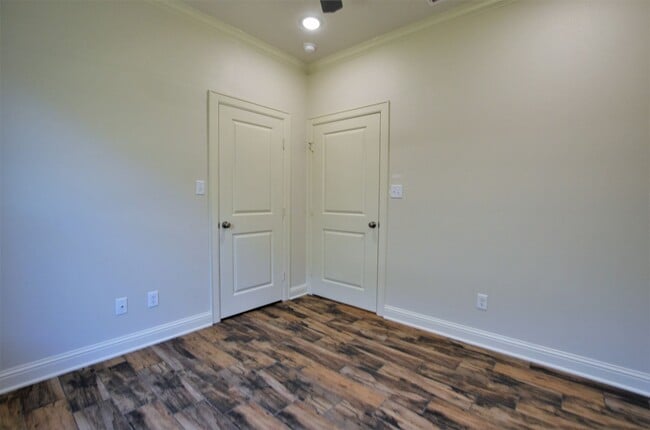 Building Photo - 3/2/2 in Whitehouse ISD!!