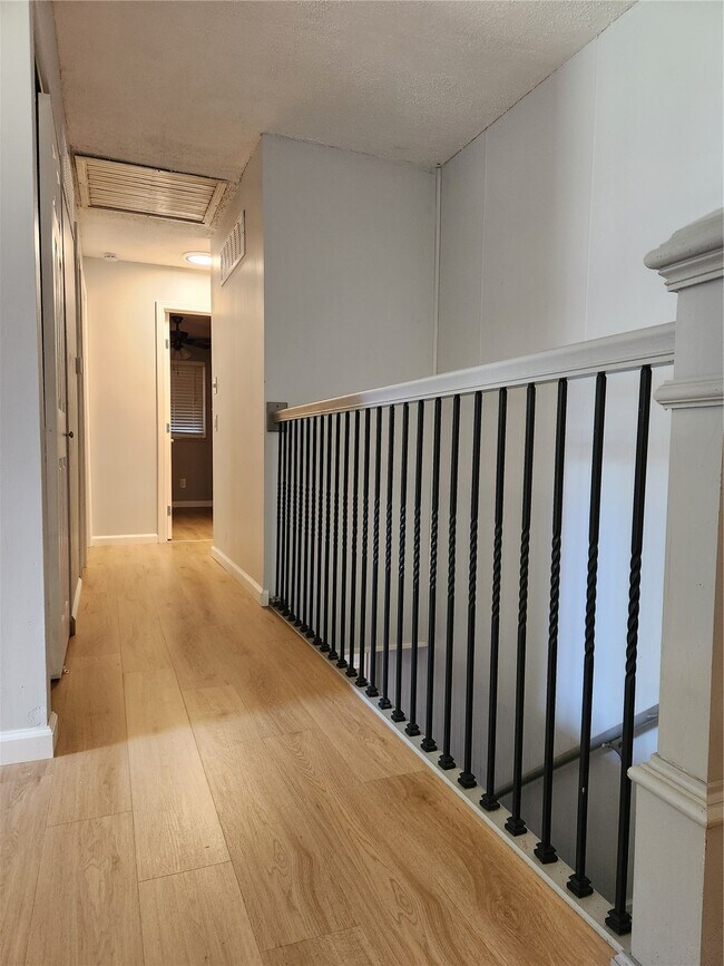 Building Photo - 809 Bordeaux Ct