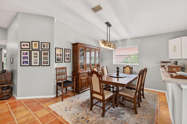 Building Photo - 10332 Islander Dr