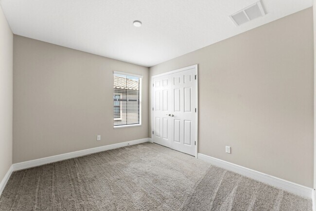 Building Photo - Absolutely Stunning 4 BR + LOFT + OFFICE/2.5 Bath/2 Car Garage home in Starkey Ranch!
