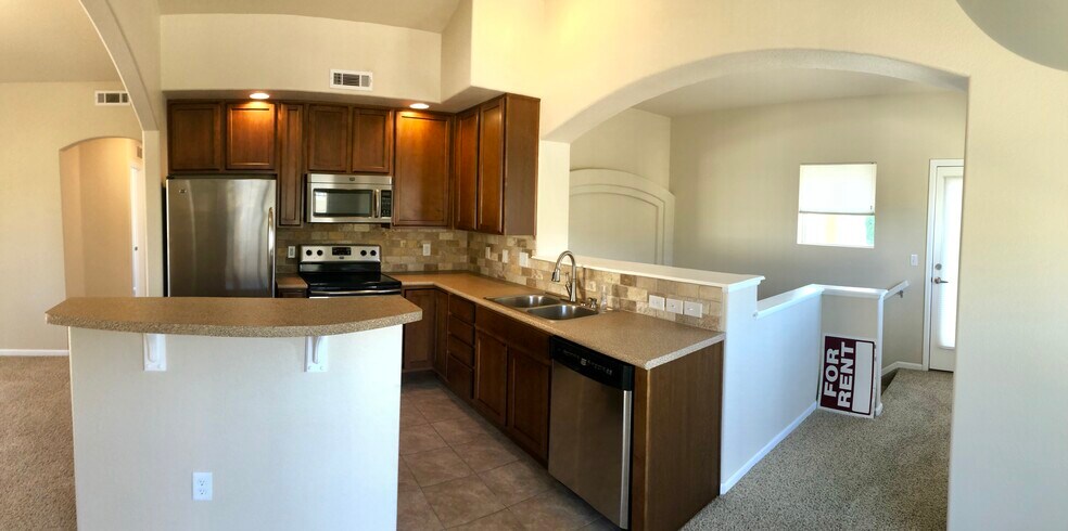 Kitchen 3 - 5039 Brookfield Dr