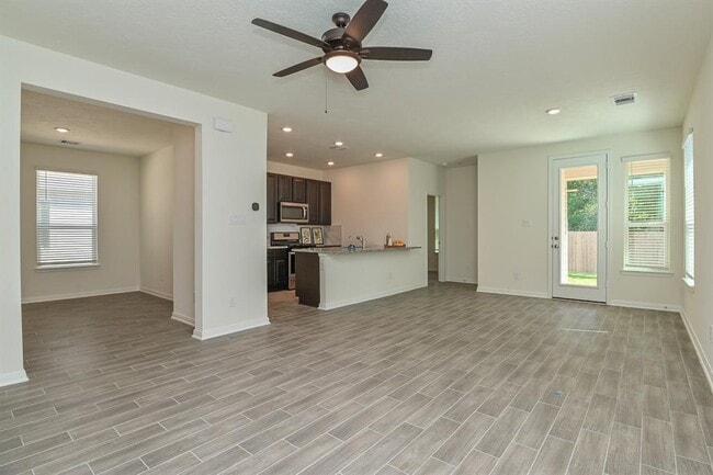 Building Photo - 27638 Mesabe Dr