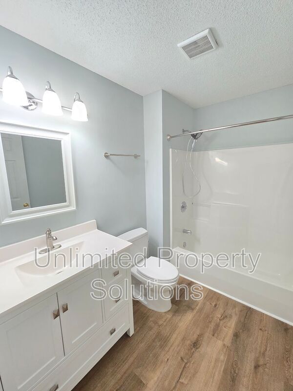 Building Photo - 5211 Lapaloma Ct