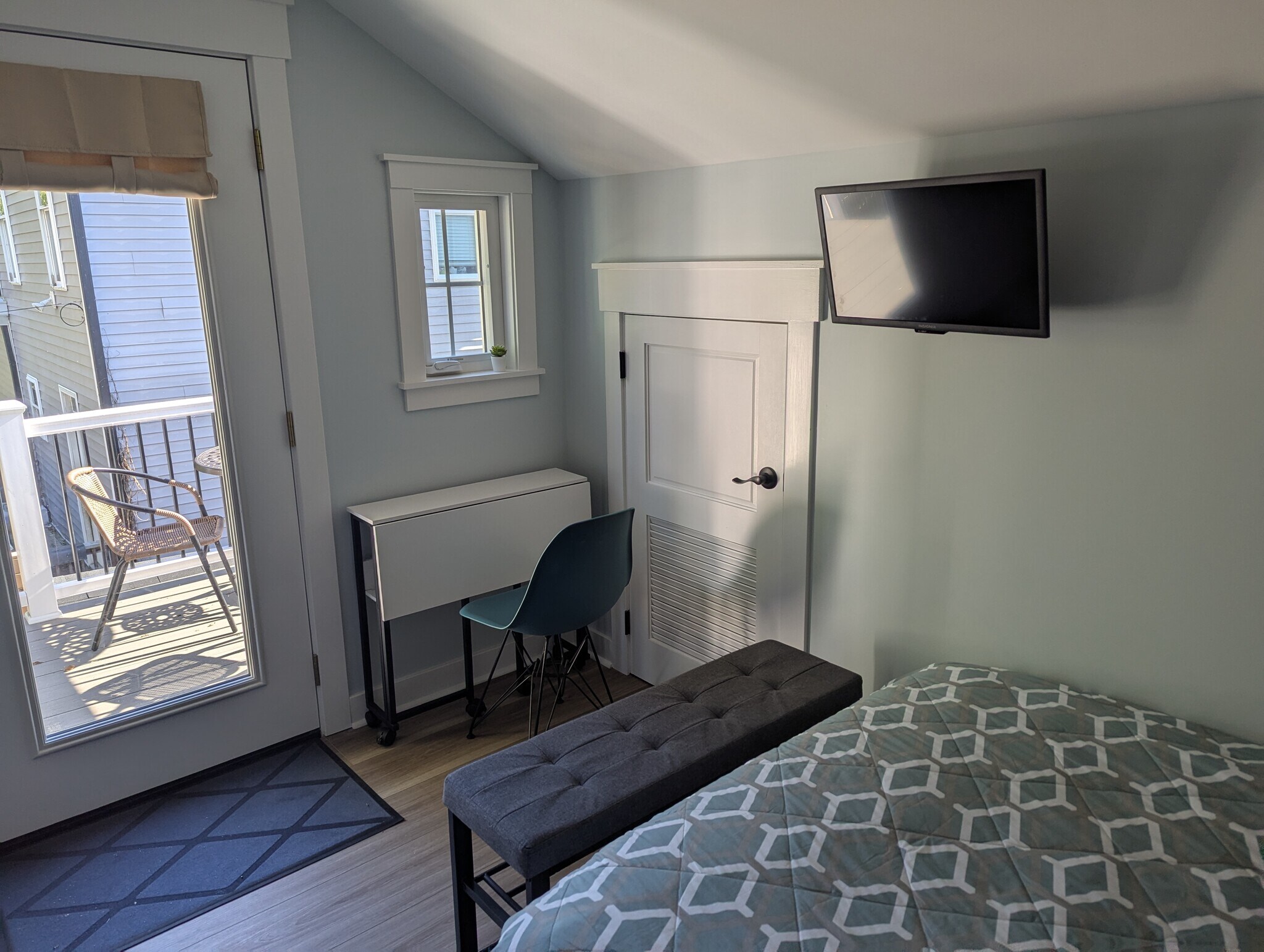 Building Photo - 3302 Delaware Ave