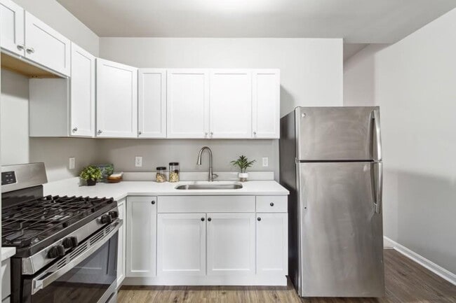 Building Photo - 220 N Collington Ave