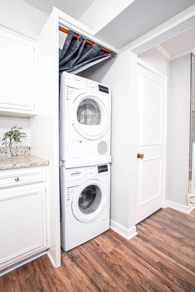 Washer/Dryer! - 7022 Quail Hill Rd