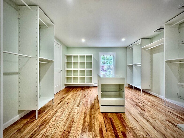 Building Photo - 38 Pepperbush Ln