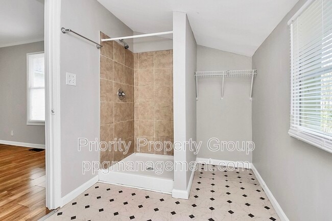 Building Photo - 818 Frederick St