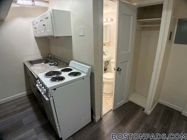 Building Photo - 51 S Huntington Ave