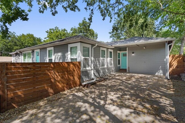 Primary Photo - 2609 S 5th St