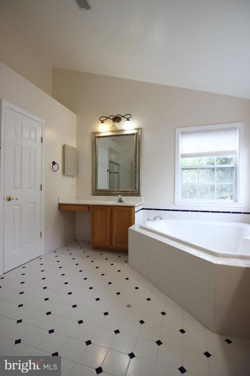 Building Photo - 46140 Cecil Terrace