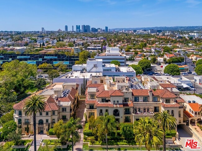 Building Photo - 225 S Hamilton Dr