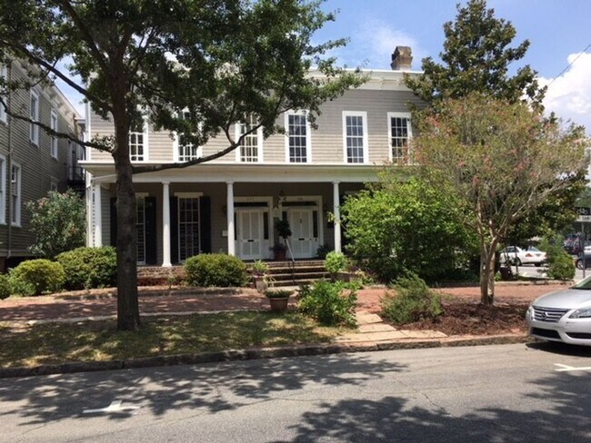 Primary Photo - 226 E Gwinnett St